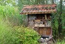 Eine grüne und blühende Oase ist der Schau- und Lehrgarten in Petersaurach mit Monatsbeeten, Kräuter-Gemüse-Garten, Steingärten, Weidenlabyrinth oder Insektenhotel. 4500 Quadratmeter groß ist der Garten.