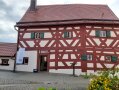 Herzstück in Kirchensittenbach ist das Frühmesserhaus, das direkt neben der Kirche steht.  
